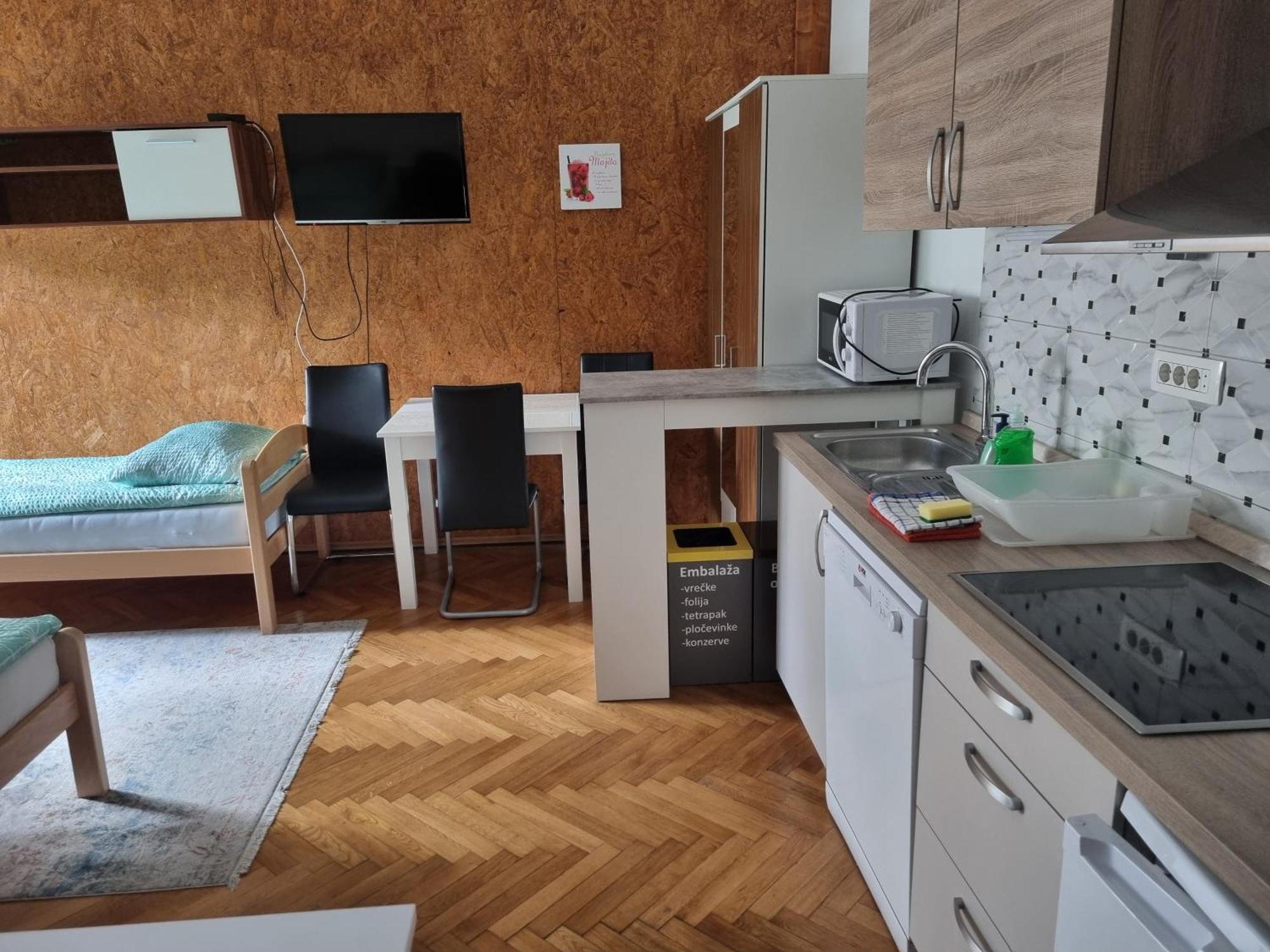 Apartments Fazarinc S Parkiriscem Celje Esterno foto